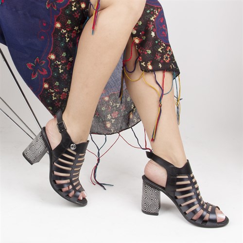 Pierre Cardin - Siyah Renk Tokalı Kadın Sandalet